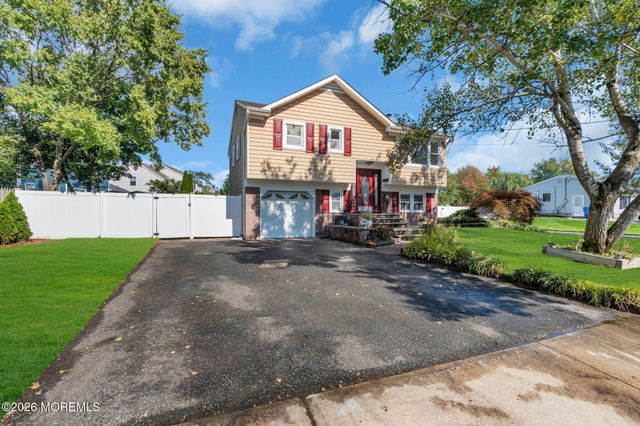 9 Creek Road, Port Monmouth, NJ 07758