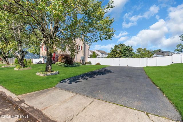9 Creek Road, Port Monmouth, NJ 07758