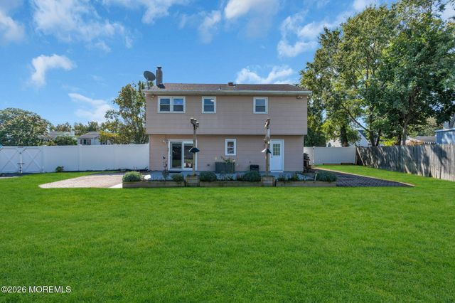9 Creek Road, Port Monmouth, NJ 07758