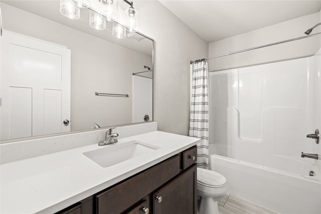 246 NE Meadow Lane, Ankeny, IA 50021