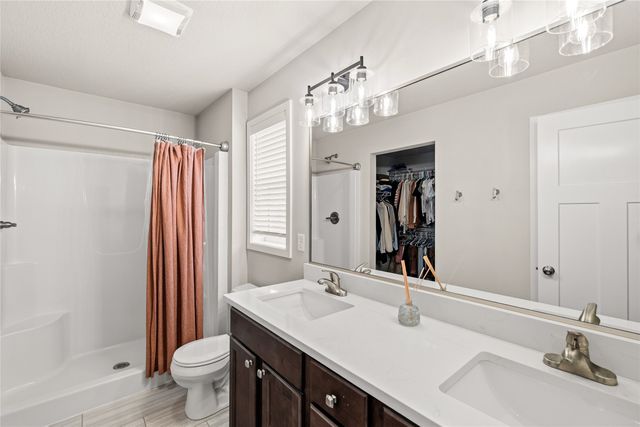 246 NE Meadow Lane, Ankeny, IA 50021