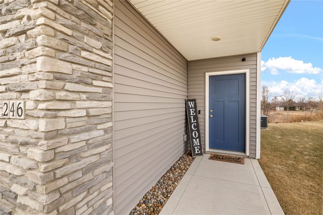 246 NE Meadow Lane, Ankeny, IA 50021
