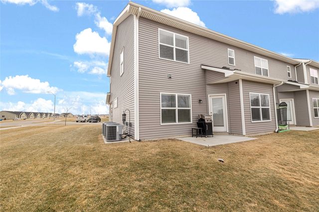 246 NE Meadow Lane, Ankeny, IA 50021