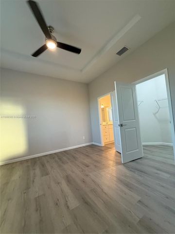 1025 Jupiter Lp, La Belle, FL 33935