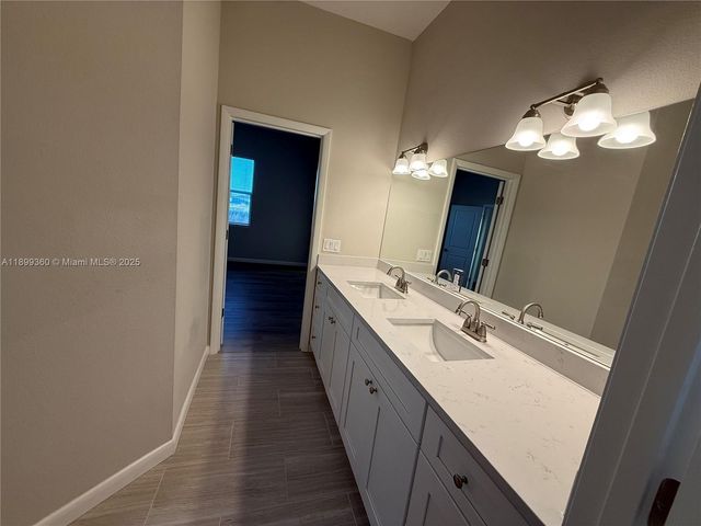 1025 Jupiter Lp, La Belle, FL 33935