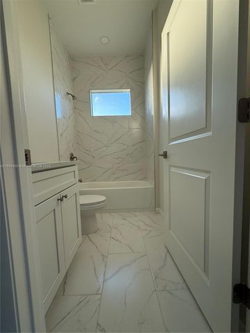 1025 Jupiter Lp, La Belle, FL 33935