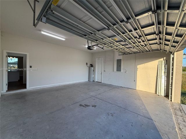 1025 Jupiter Lp, La Belle, FL 33935