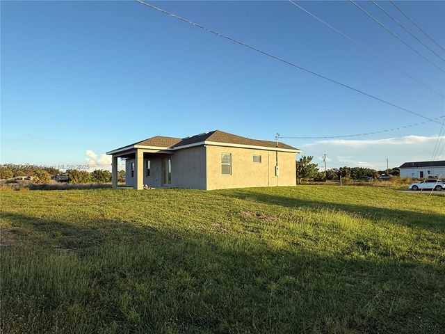 1025 Jupiter Lp, La Belle, FL 33935