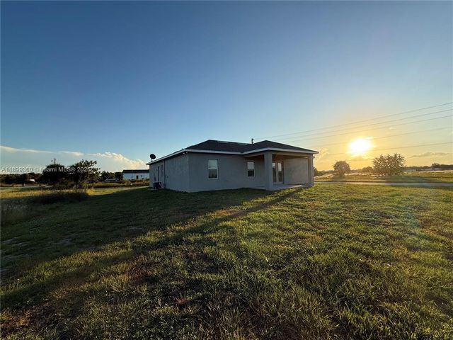 1025 Jupiter Lp, La Belle, FL 33935