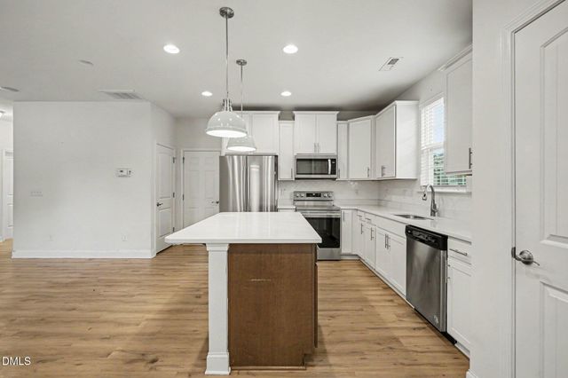 404 Avery Glenn Way, Fuquay Varina, NC 27526