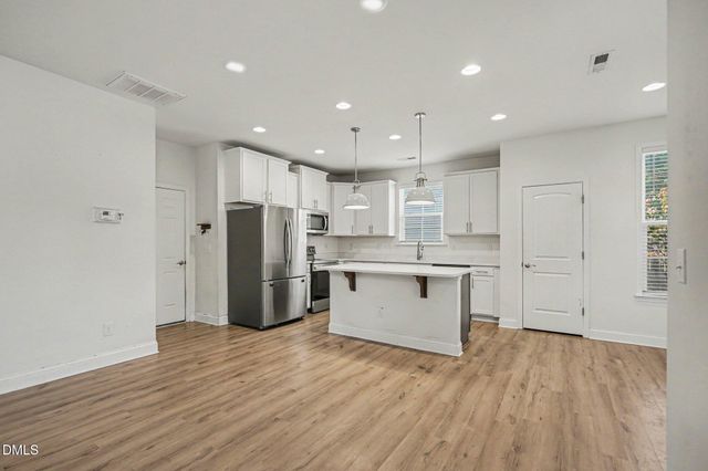 404 Avery Glenn Way, Fuquay Varina, NC 27526
