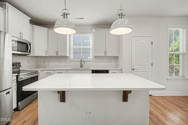 404 Avery Glenn Way, Fuquay Varina, NC 27526