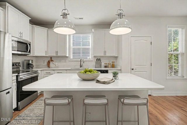 404 Avery Glenn Way, Fuquay Varina, NC 27526
