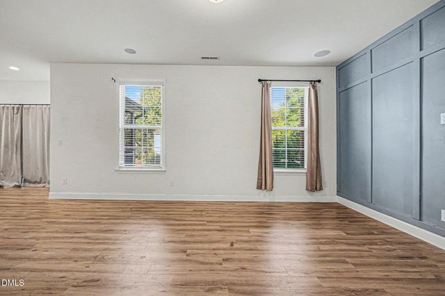 404 Avery Glenn Way, Fuquay Varina, NC 27526