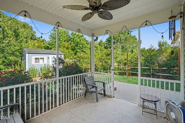 404 Avery Glenn Way, Fuquay Varina, NC 27526
