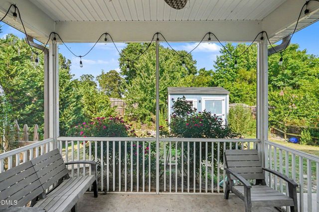 404 Avery Glenn Way, Fuquay Varina, NC 27526