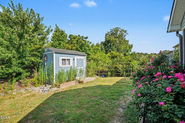 404 Avery Glenn Way, Fuquay Varina, NC 27526