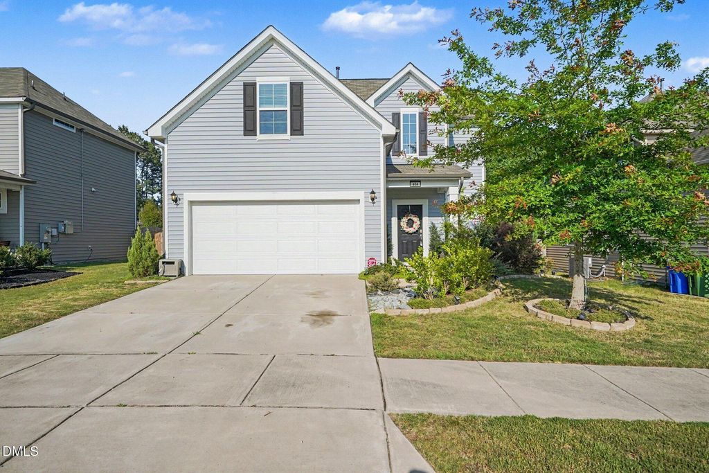 404 Avery Glenn Way, Fuquay Varina, NC 27526