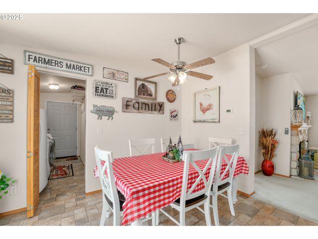 621 HIGHLAND VISTA Ln, Roseburg, OR 97471