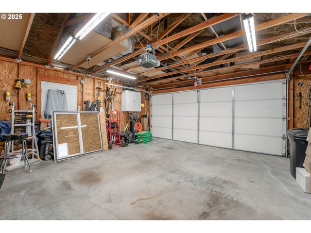 621 HIGHLAND VISTA Ln, Roseburg, OR 97471