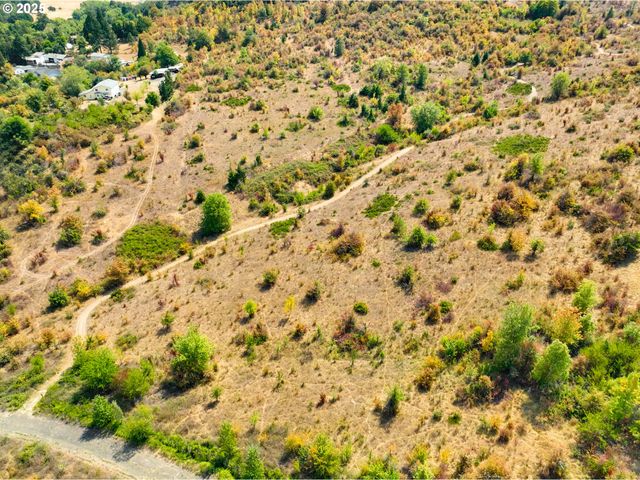 621 HIGHLAND VISTA Ln, Roseburg, OR 97471