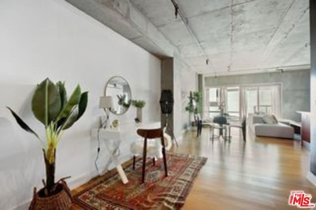 645 W 9th Street 404, Los Angeles, CA 90015