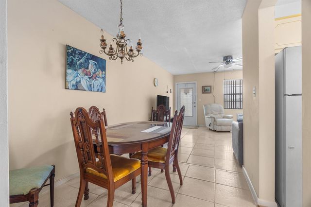 2106 NE 56th Court 204, Fort Lauderdale, FL 33308