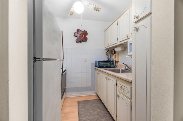 2106 NE 56th Court 204, Fort Lauderdale, FL 33308