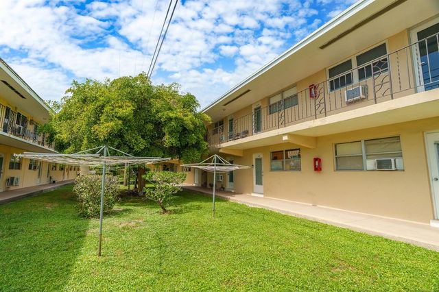 2106 NE 56th Court 204, Fort Lauderdale, FL 33308
