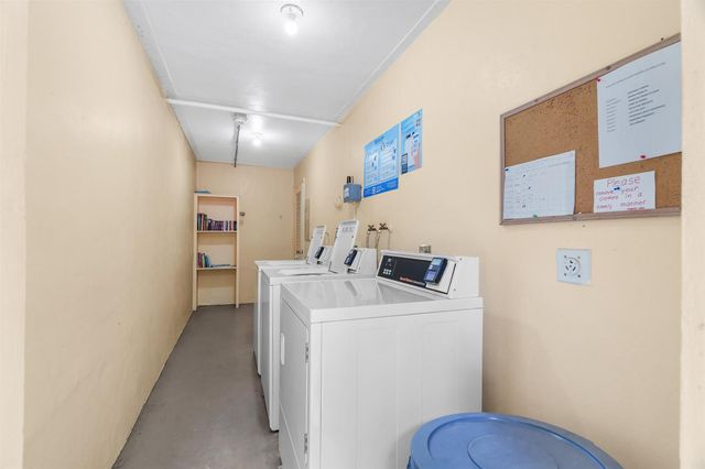 2106 NE 56th Court 204, Fort Lauderdale, FL 33308