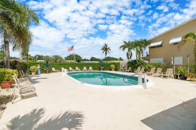 2106 NE 56th Court 204, Fort Lauderdale, FL 33308