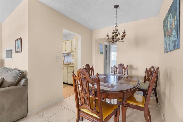 2106 NE 56th Court 204, Fort Lauderdale, FL 33308