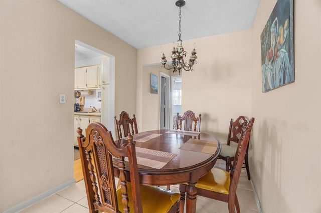 2106 NE 56th Court 204, Fort Lauderdale, FL 33308