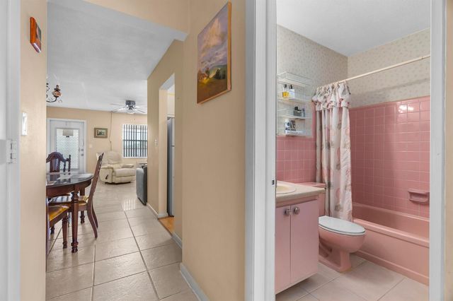 2106 NE 56th Court 204, Fort Lauderdale, FL 33308