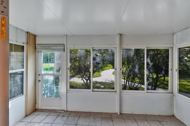 8352 MEADOWBROOK DRIVE 11, Seminole, FL 33777