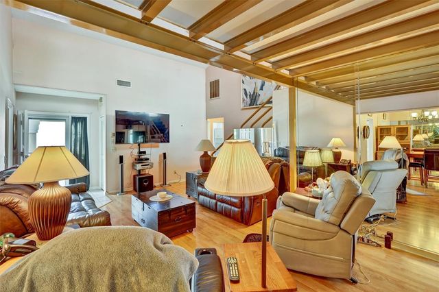 8352 MEADOWBROOK DRIVE 11, Seminole, FL 33777