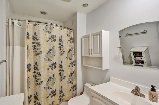 8352 MEADOWBROOK DRIVE 11, Seminole, FL 33777