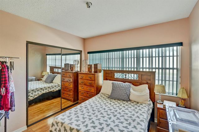 8352 MEADOWBROOK DRIVE 11, Seminole, FL 33777