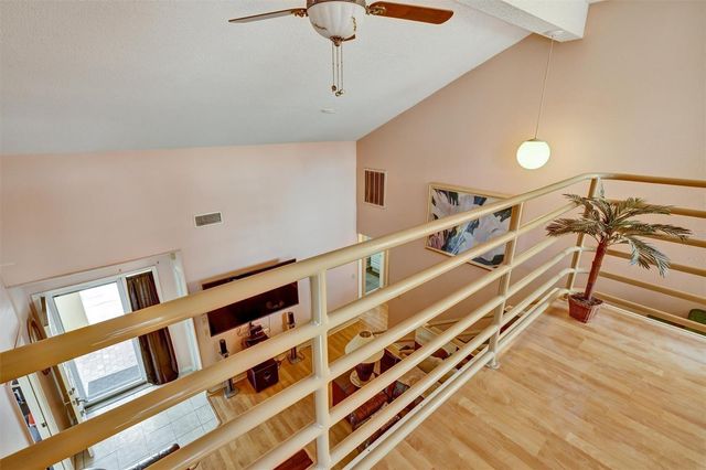 8352 MEADOWBROOK DRIVE 11, Seminole, FL 33777