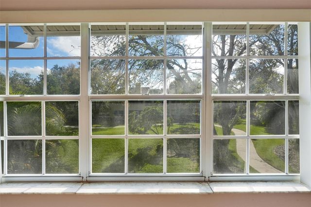 8352 MEADOWBROOK DRIVE 11, Seminole, FL 33777