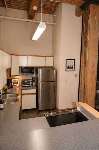 308 W 8th Street 302, Kansas City, MO 64105