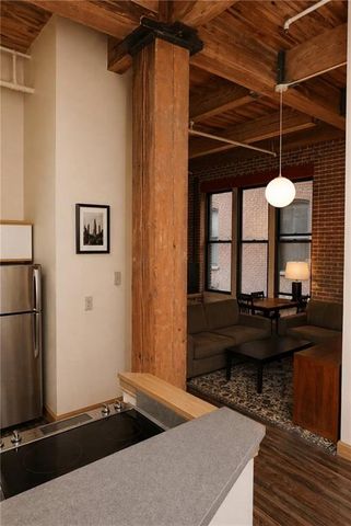 308 W 8th Street 302, Kansas City, MO 64105
