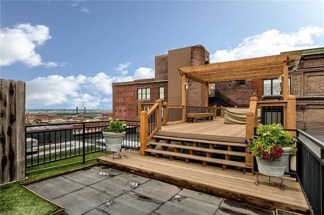 308 W 8th Street 302, Kansas City, MO 64105