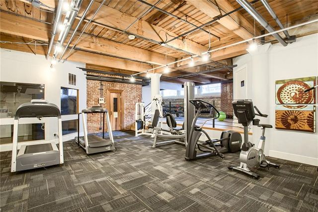 308 W 8th Street 302, Kansas City, MO 64105