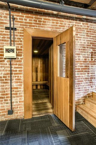 308 W 8th Street 302, Kansas City, MO 64105