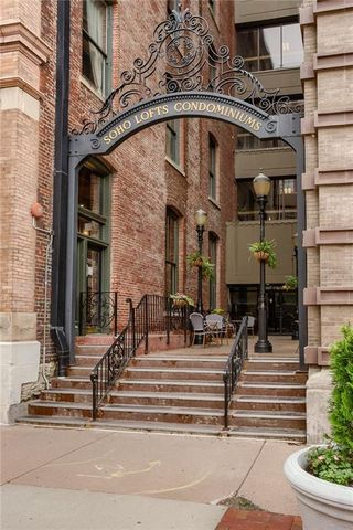 308 W 8th Street 302, Kansas City, MO 64105