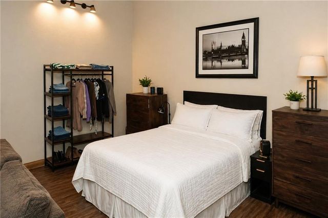 308 W 8th Street 302, Kansas City, MO 64105