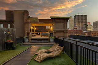 308 W 8th Street 302, Kansas City, MO 64105