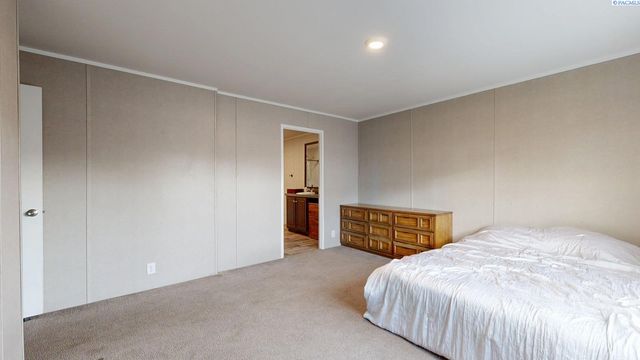 635 Lonetree Lane, Richland, WA 99352