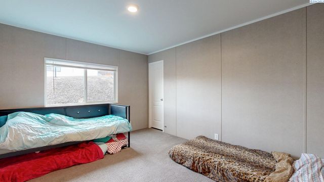 635 Lonetree Lane, Richland, WA 99352